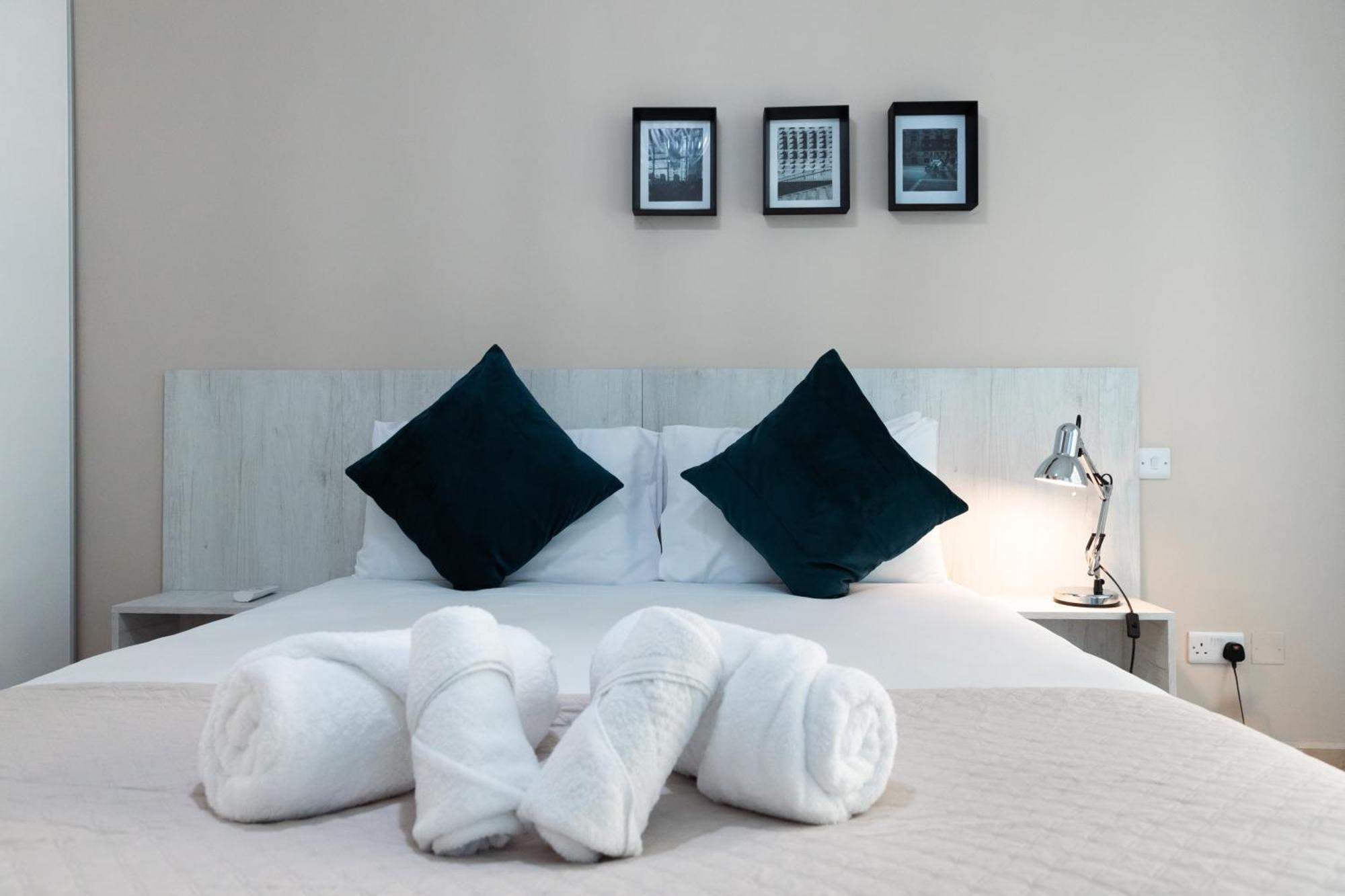 סליאמה Luxury Seafront 3Br With Pool By Arcobnb מראה חיצוני תמונה
