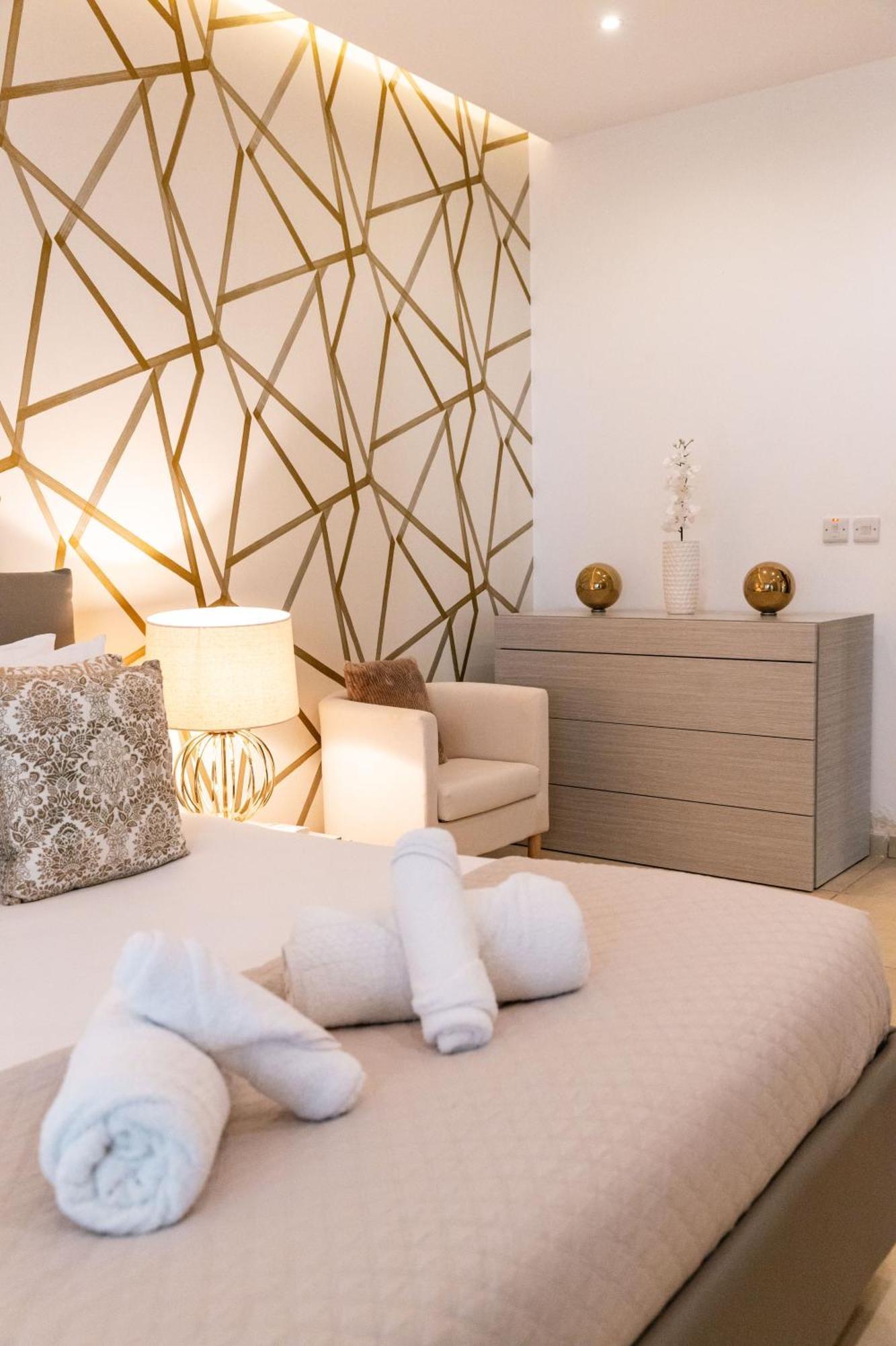 סליאמה Luxury Seafront 3Br With Pool By Arcobnb מראה חיצוני תמונה