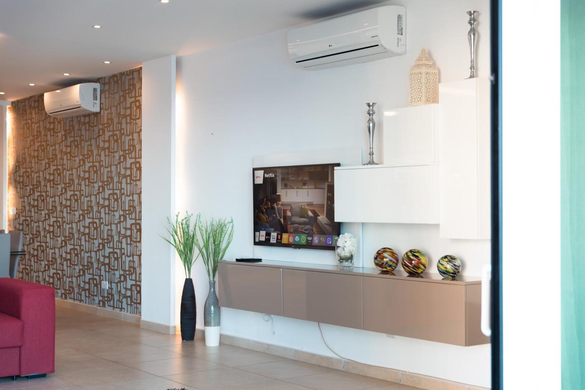 סליאמה Luxury Seafront 3Br With Pool By Arcobnb מראה חיצוני תמונה