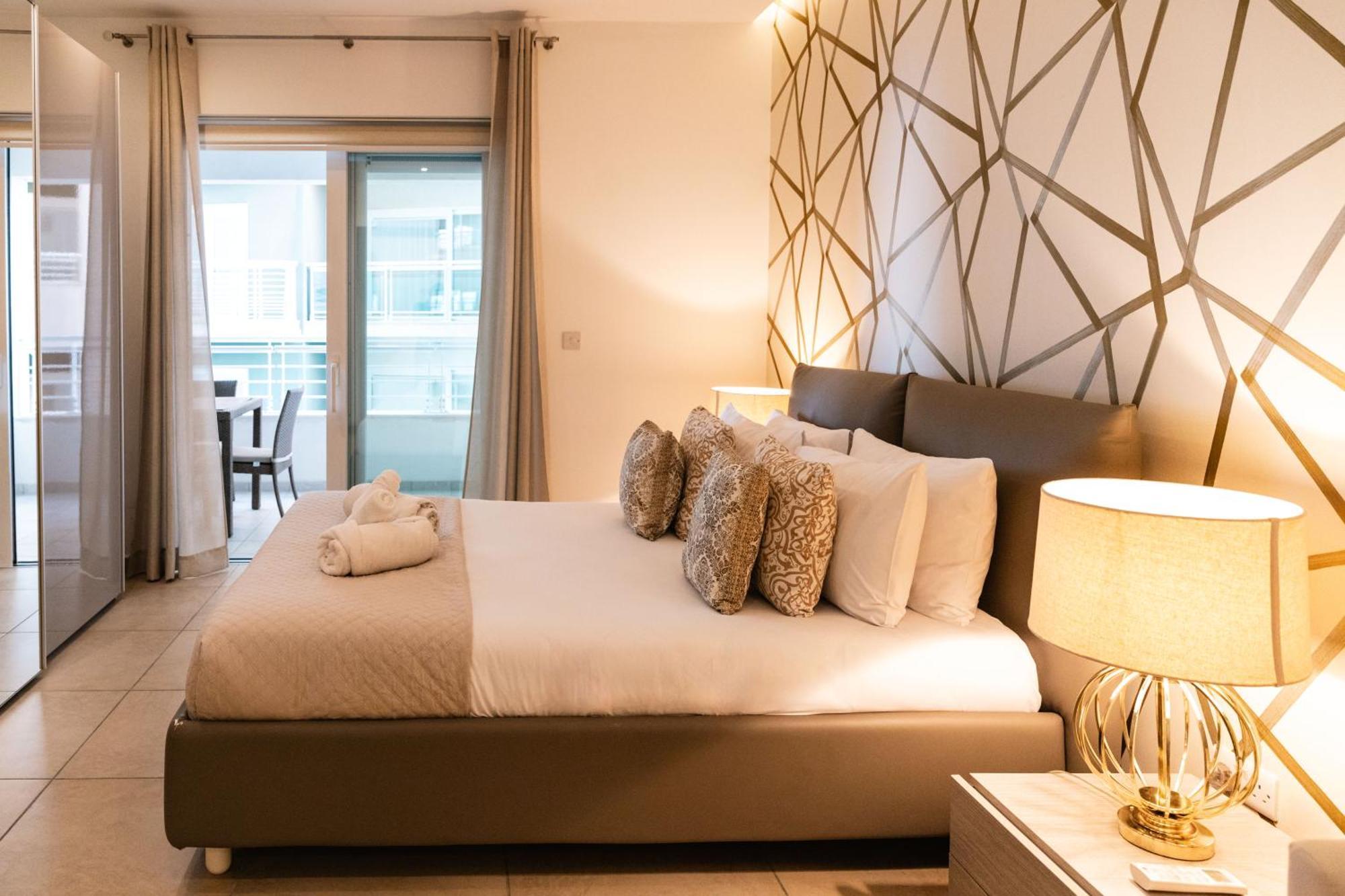 סליאמה Luxury Seafront 3Br With Pool By Arcobnb מראה חיצוני תמונה