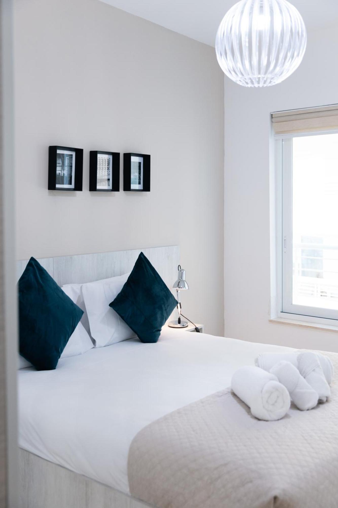 סליאמה Luxury Seafront 3Br With Pool By Arcobnb מראה חיצוני תמונה